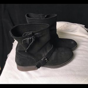 Zigi Girl black leather low boots